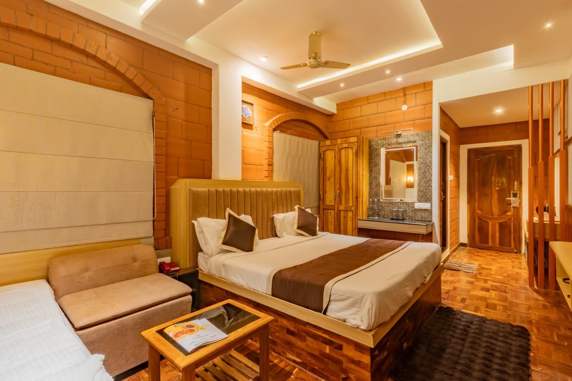 Nest Inn Deluxe Triple Room 8