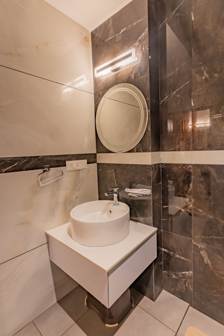 Nest Inn Deluxe Quadruple Room 11