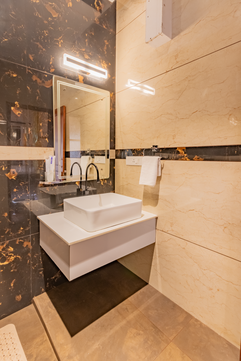 Nest Inn Deluxe Triple Room 14