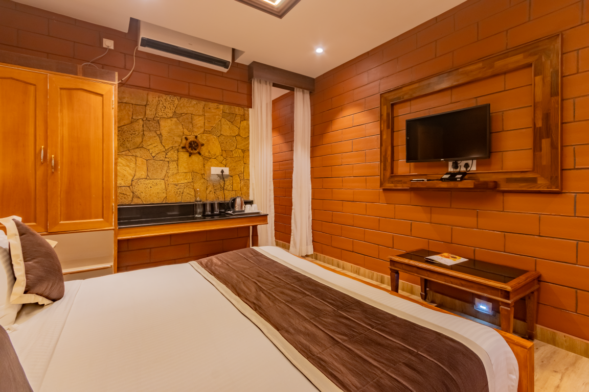 Nest Inn Deluxe Double Room 16