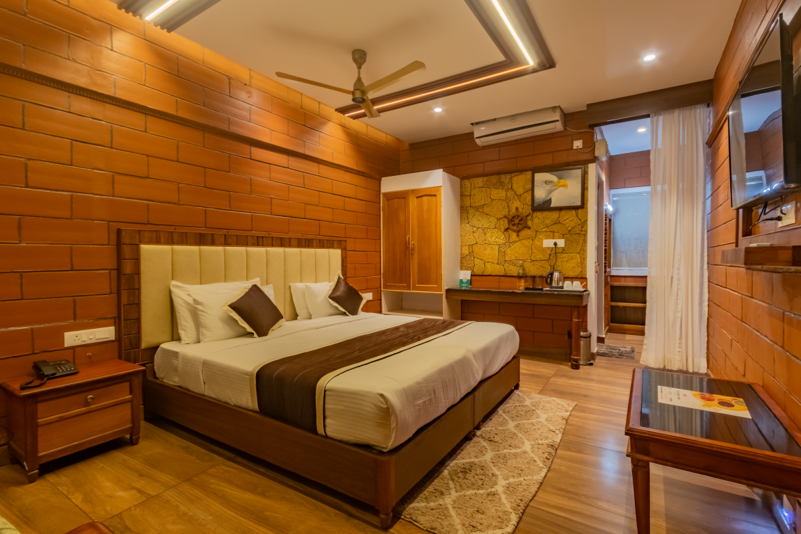 Nest Inn Deluxe Double Room 6