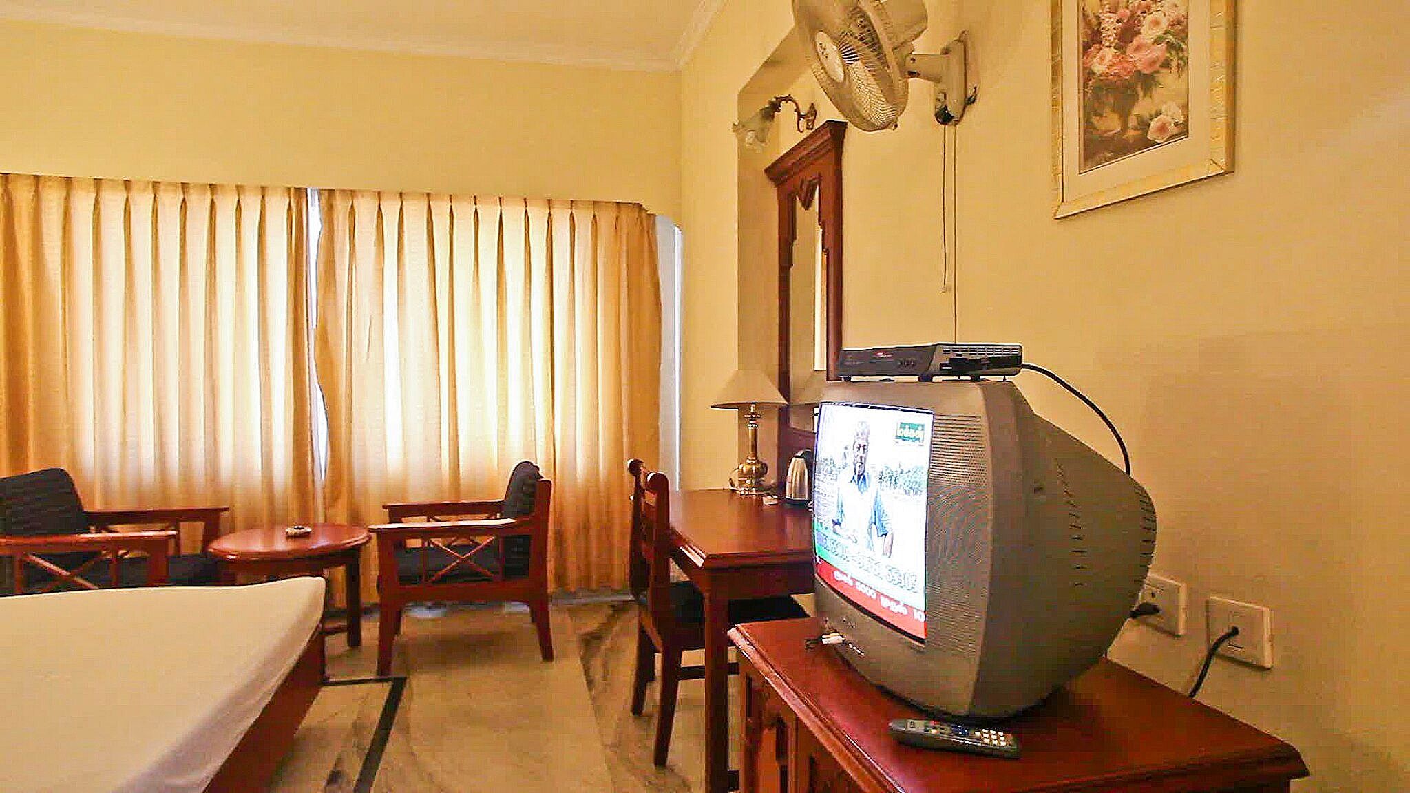 Vijay Park- Arrumbakkam Deluxe Double Room 3