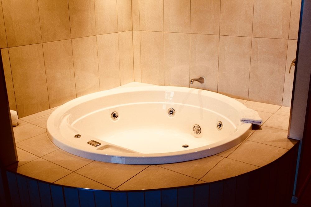 The Nautilus Napier Ocean View Premium Suite with Spa bath 8