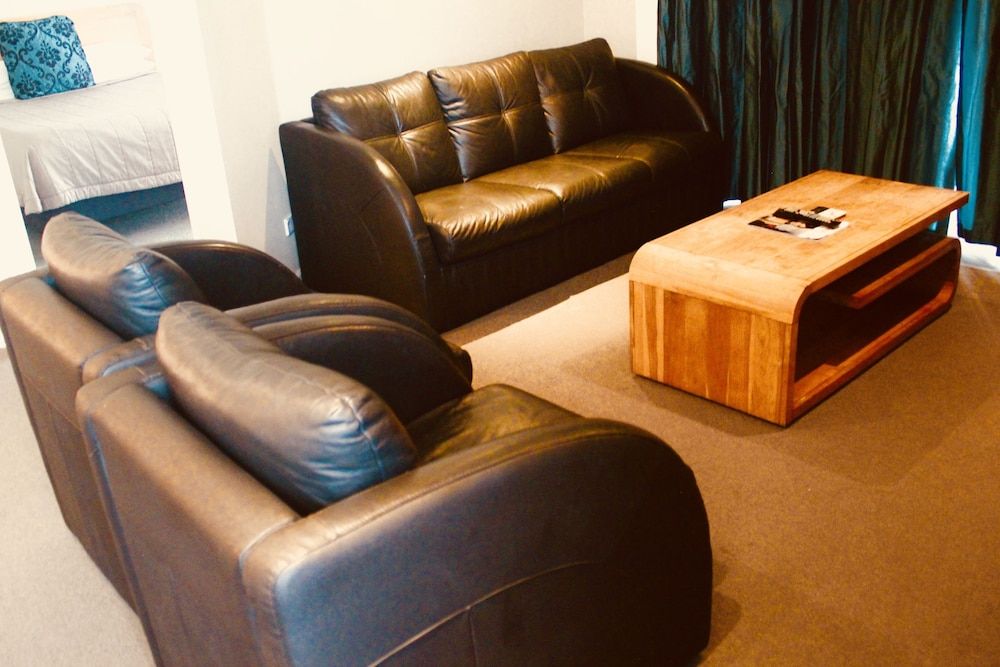 The Nautilus Napier Ocean View Premium Suite with Spa bath 9