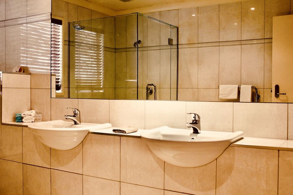 The Nautilus Napier Ocean View Premium Suite with Spa bath 5