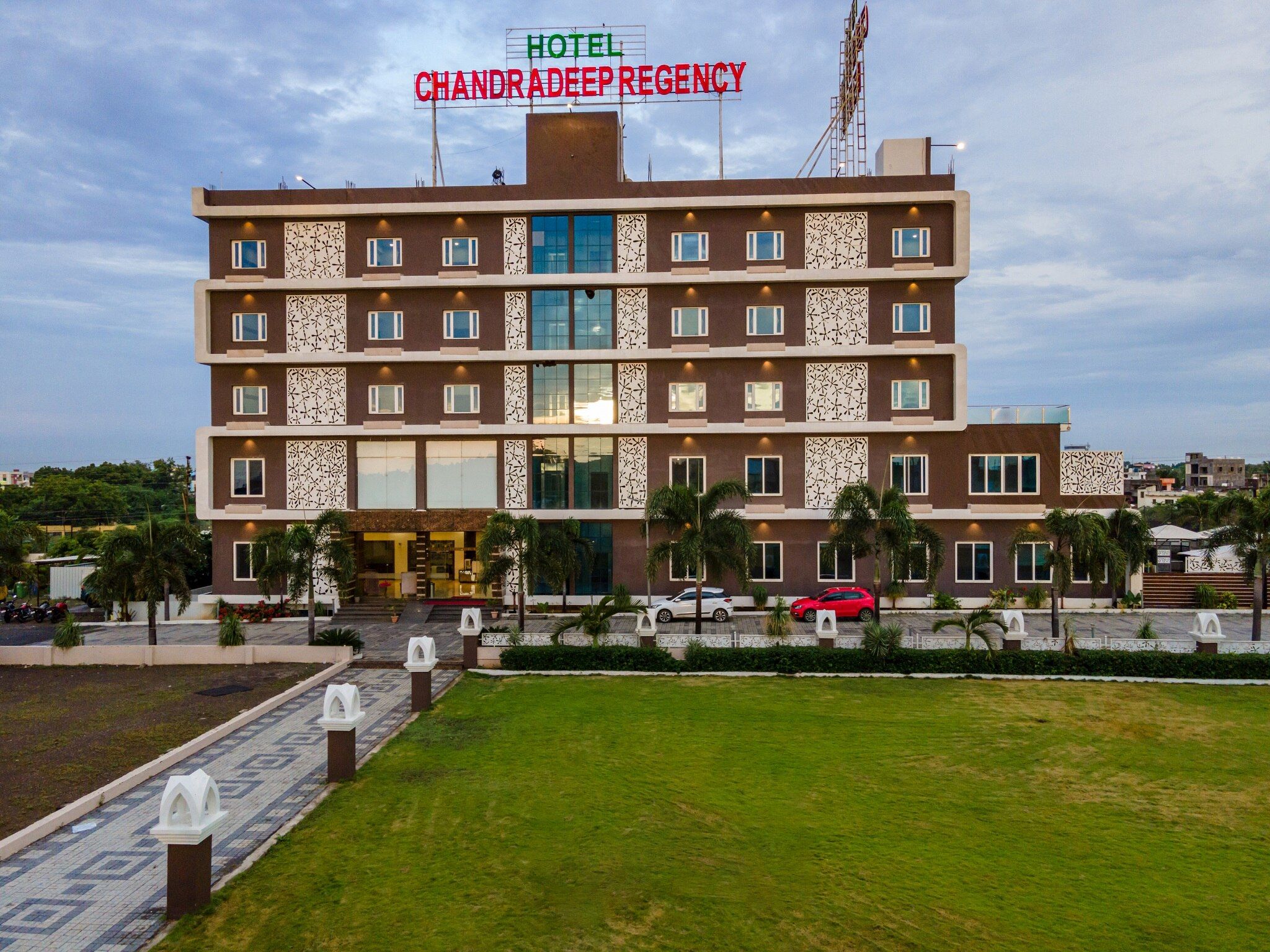 Hotel Chandradeep Regency
