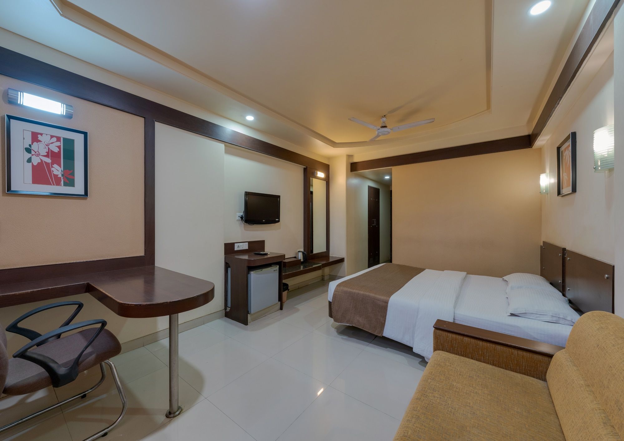 Hotel Icon inn Executive Room A/c