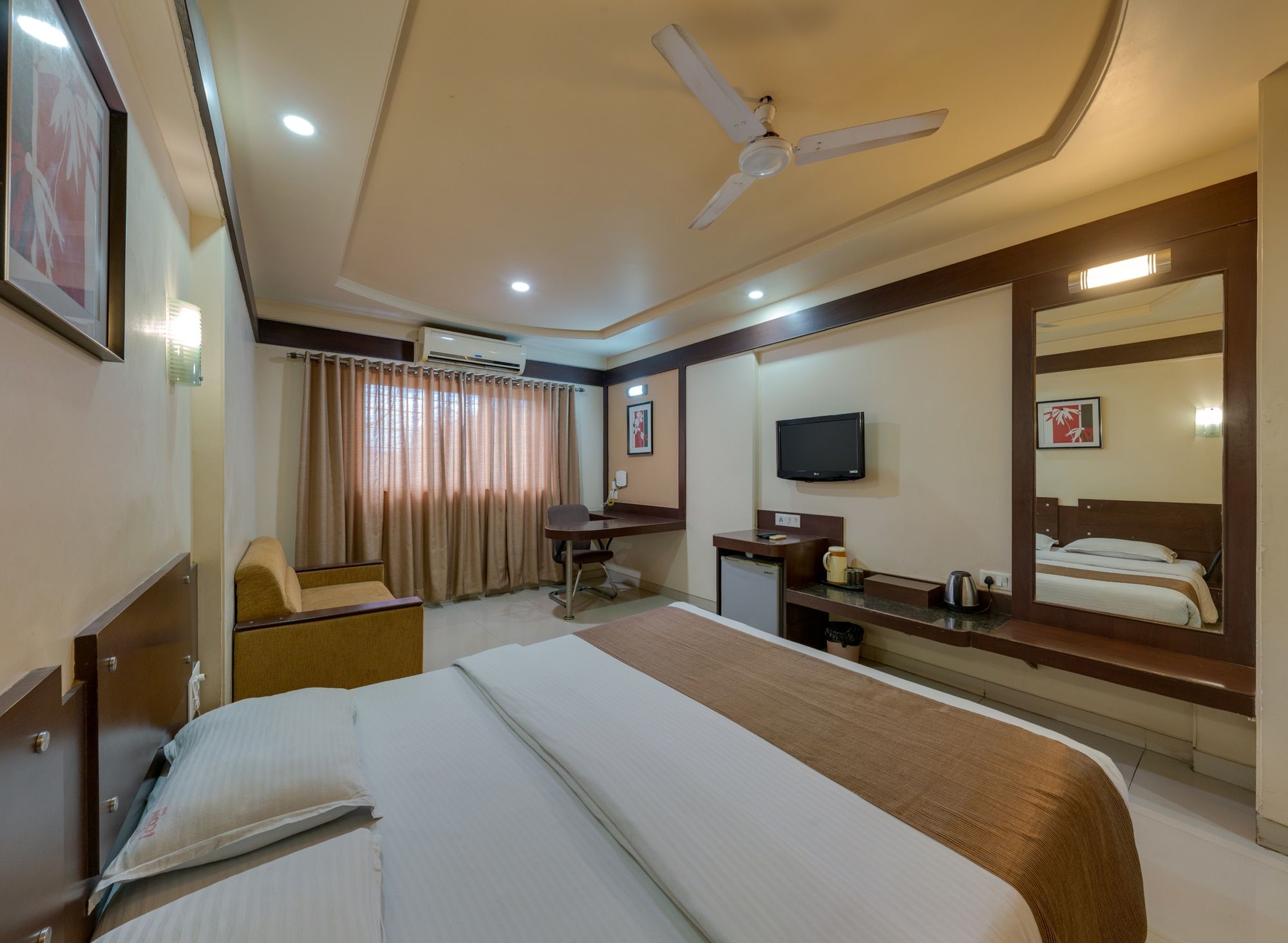 Hotel Icon inn Executive Room A/c 3