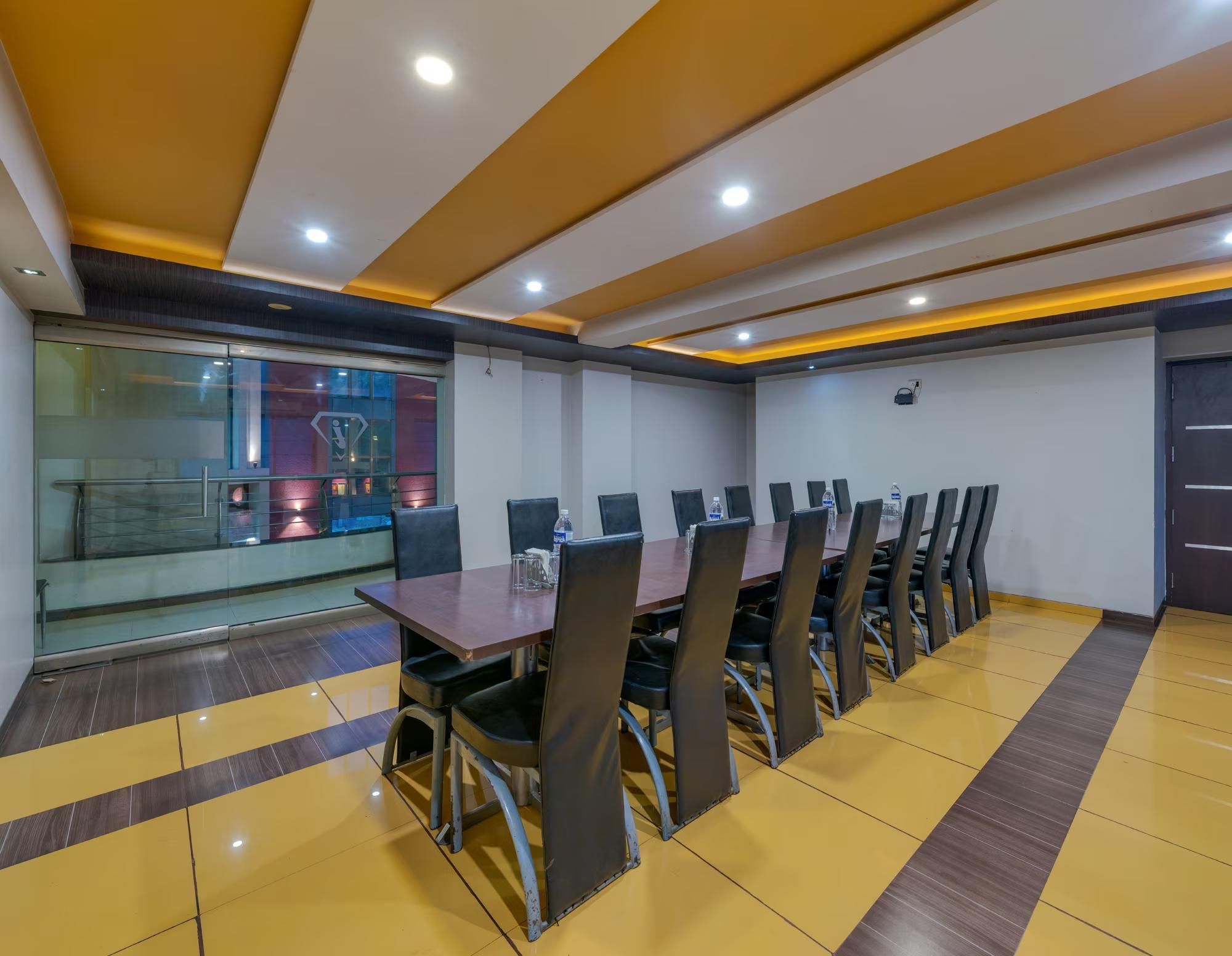 undefined Hotel Icon inn 5