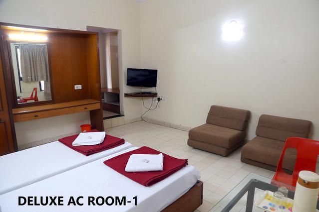 Deluxe Room AC