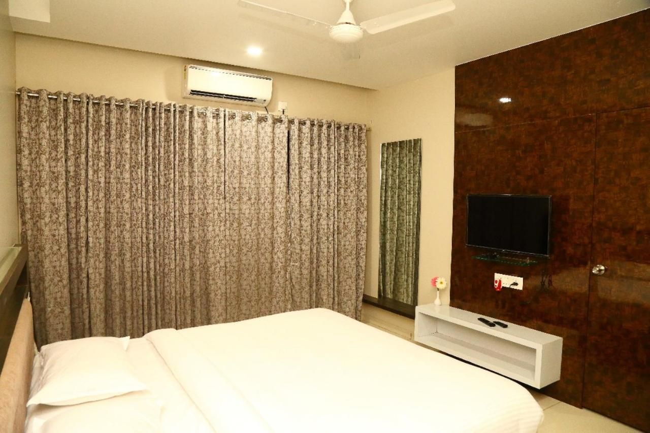 Deluxe AC Room