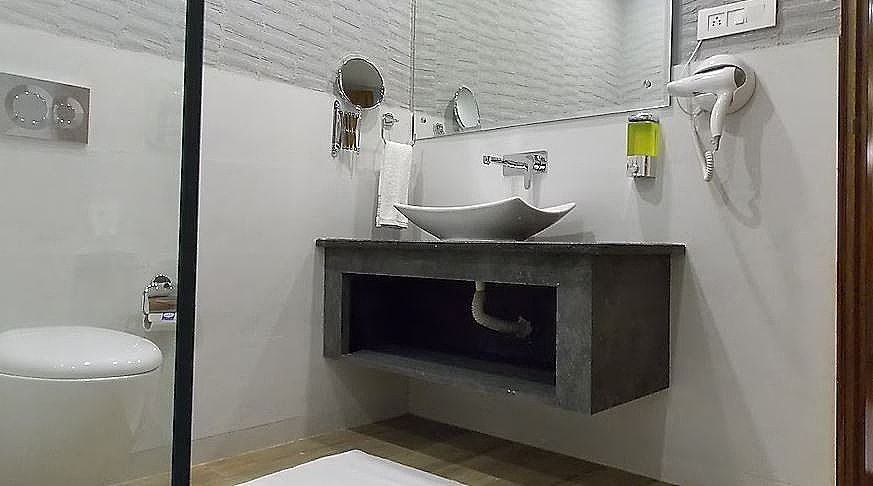 Goldenfern Resort Classic Room Non View & without Balcony 5