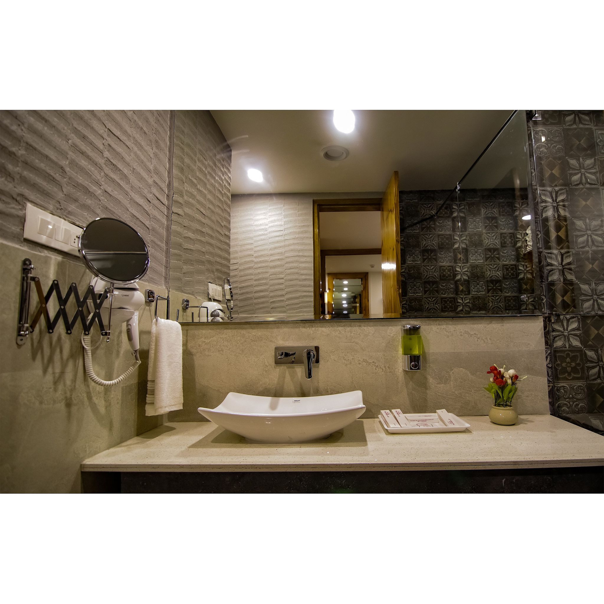 Executive Room with Balcony & Valley View