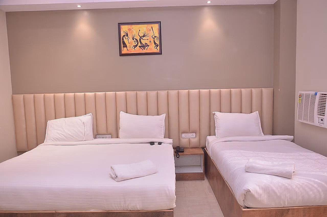 undefined Hotel Sukhdham 5