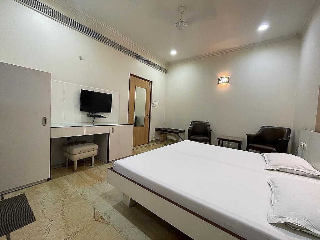 Hotel Narula Deluxe Room 14