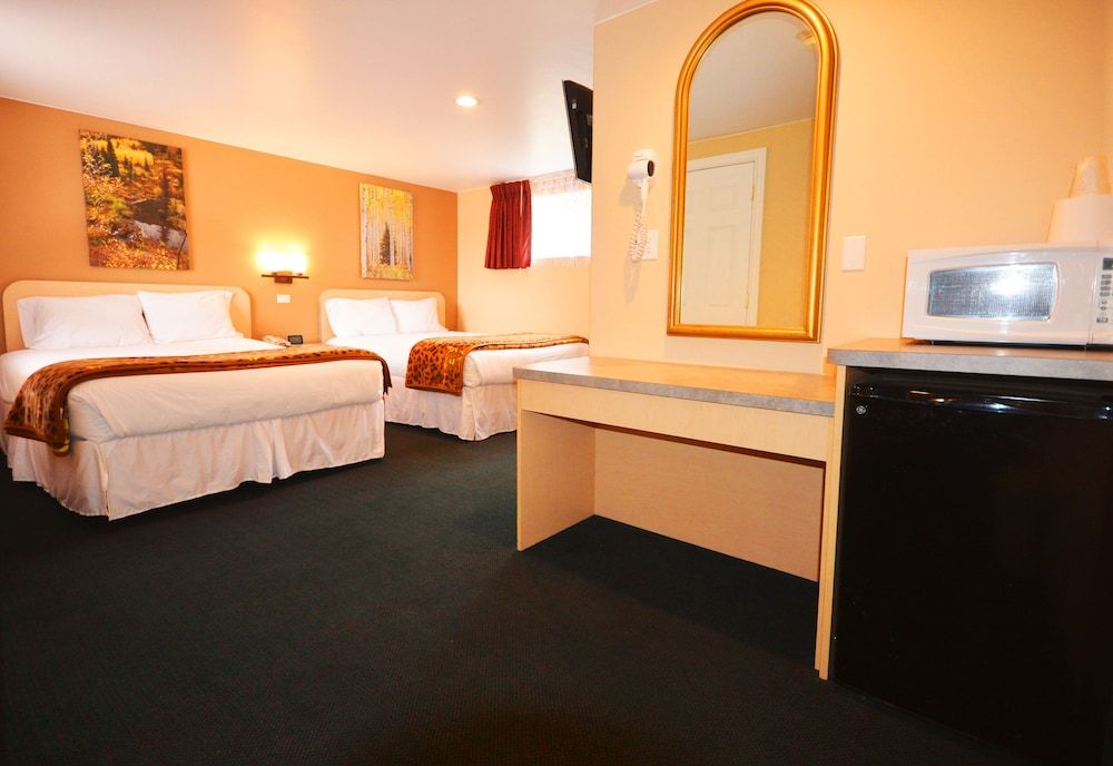 Glenwood Springs Inn Standard Room, 2 Queen Beds 5
