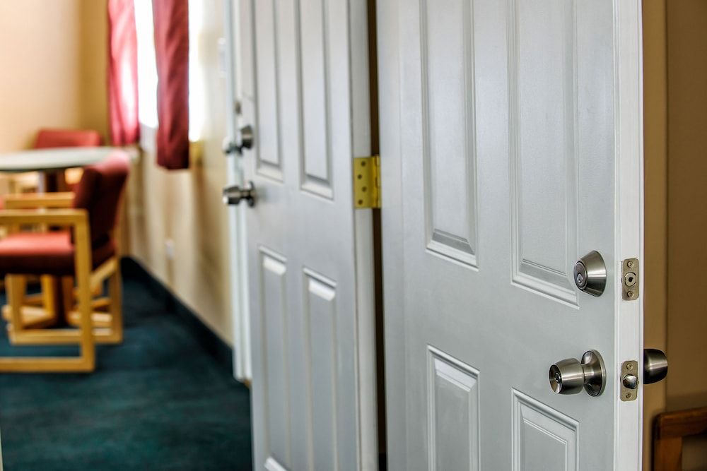 Glenwood Springs Inn Standard Room, 2 Queen Beds 16