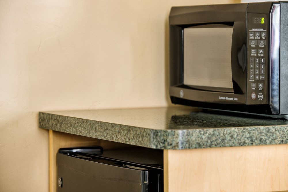 Glenwood Springs Inn Standard Room, 2 Queen Beds 18