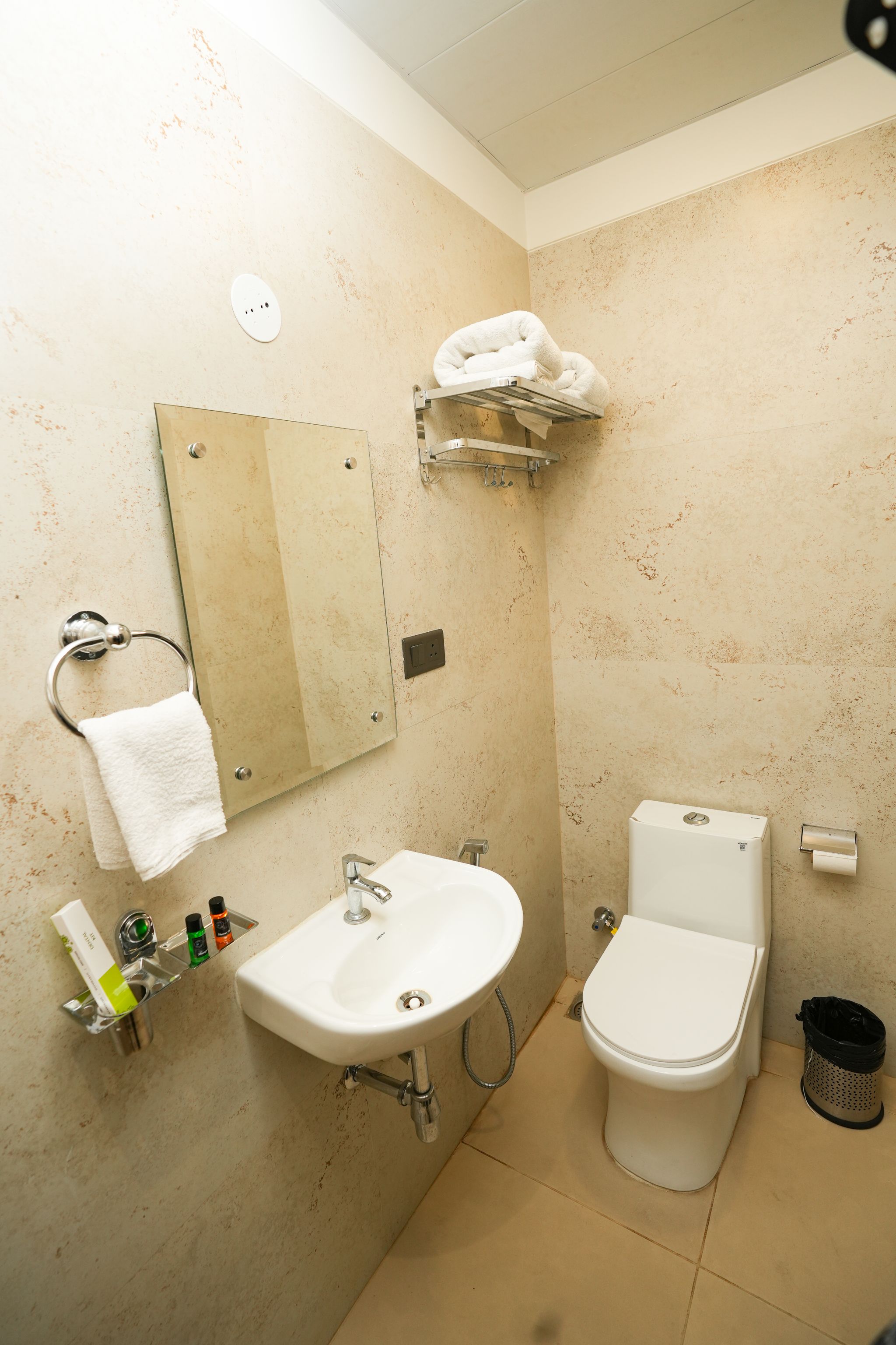 SKYVIEW BOUTIQUE HOTEL Premium Room With Twin Bed 10