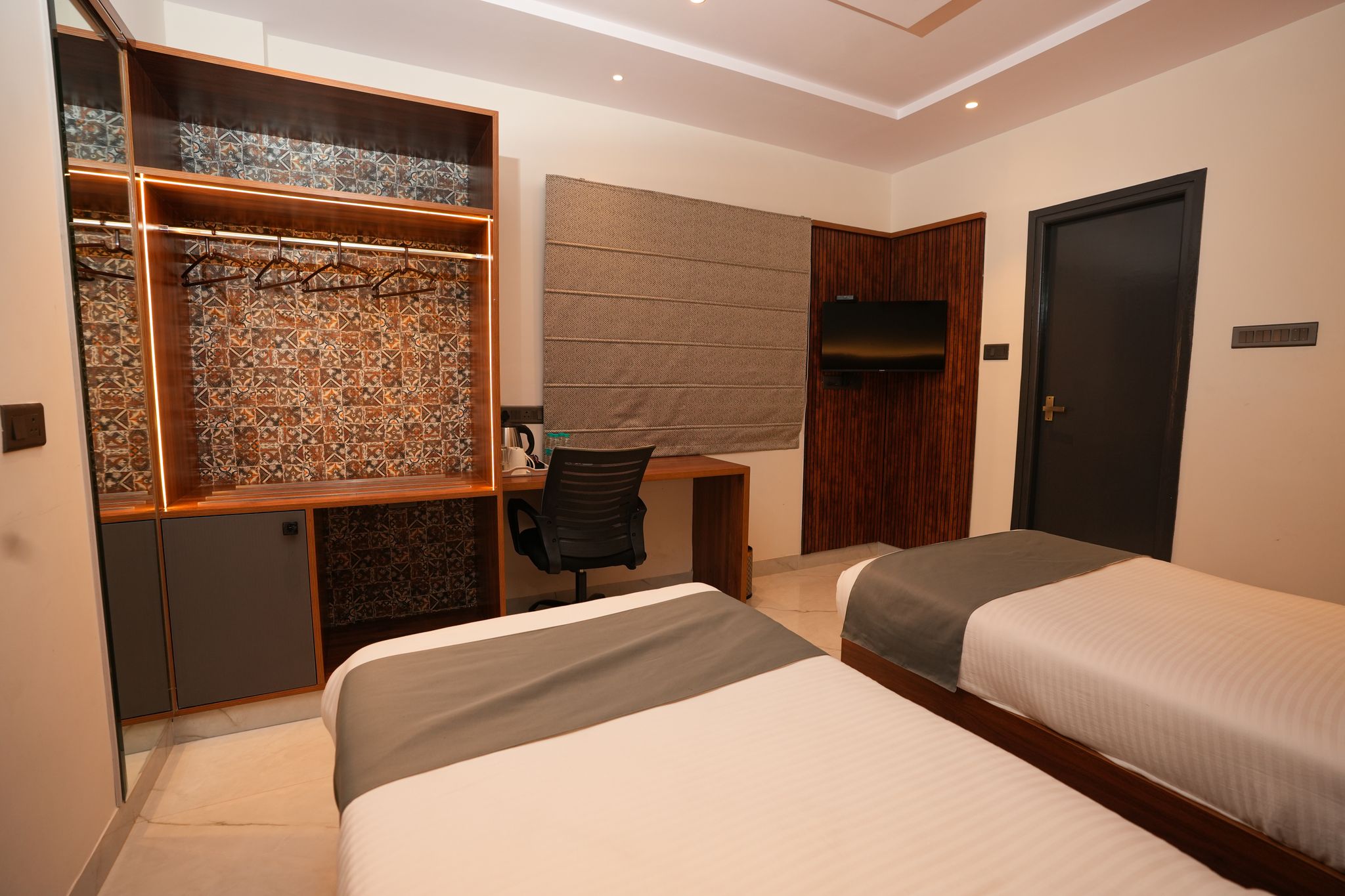 SKYVIEW BOUTIQUE HOTEL Premium Room With Twin Bed 2