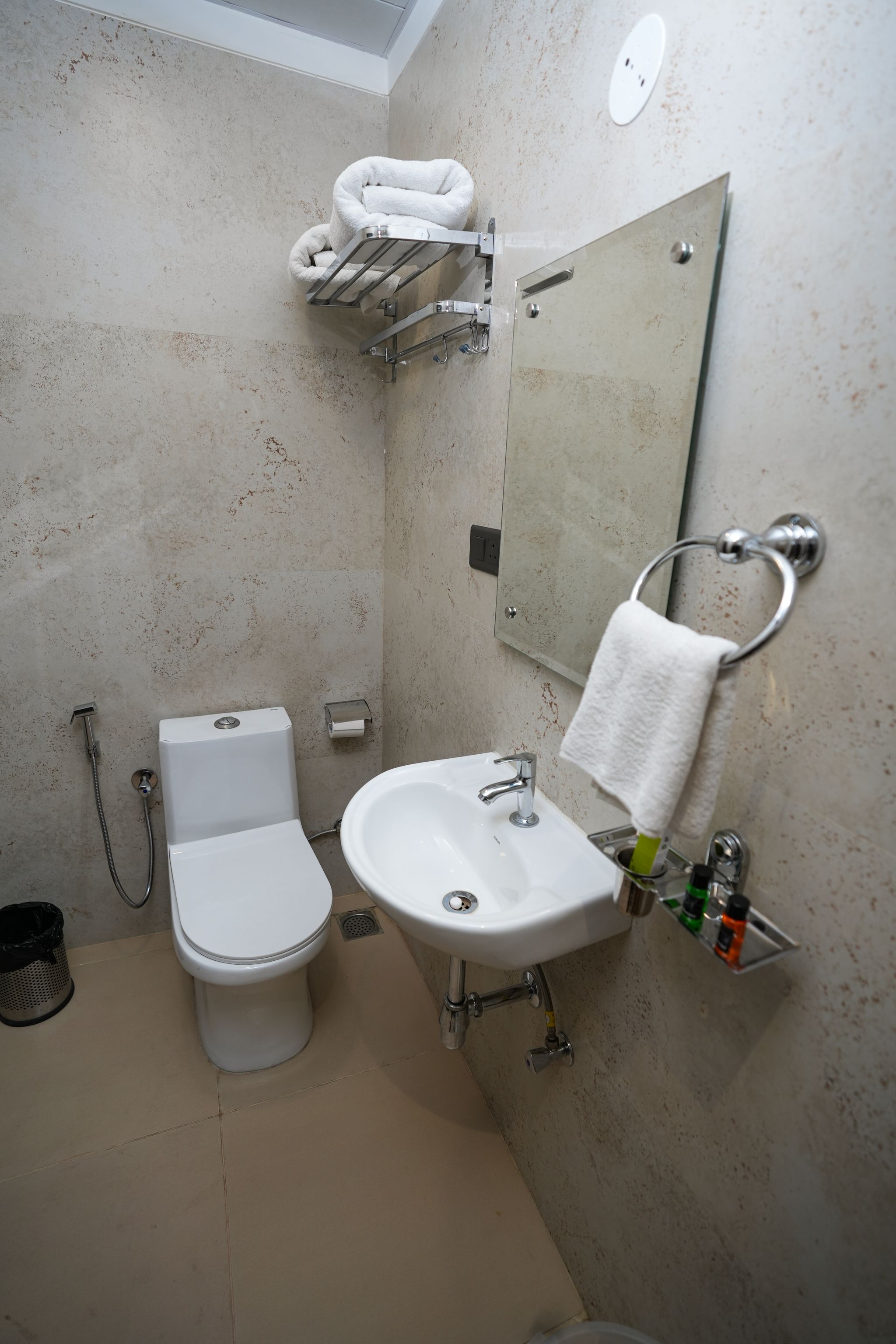 SKYVIEW BOUTIQUE HOTEL Premium Room With Twin Bed 12