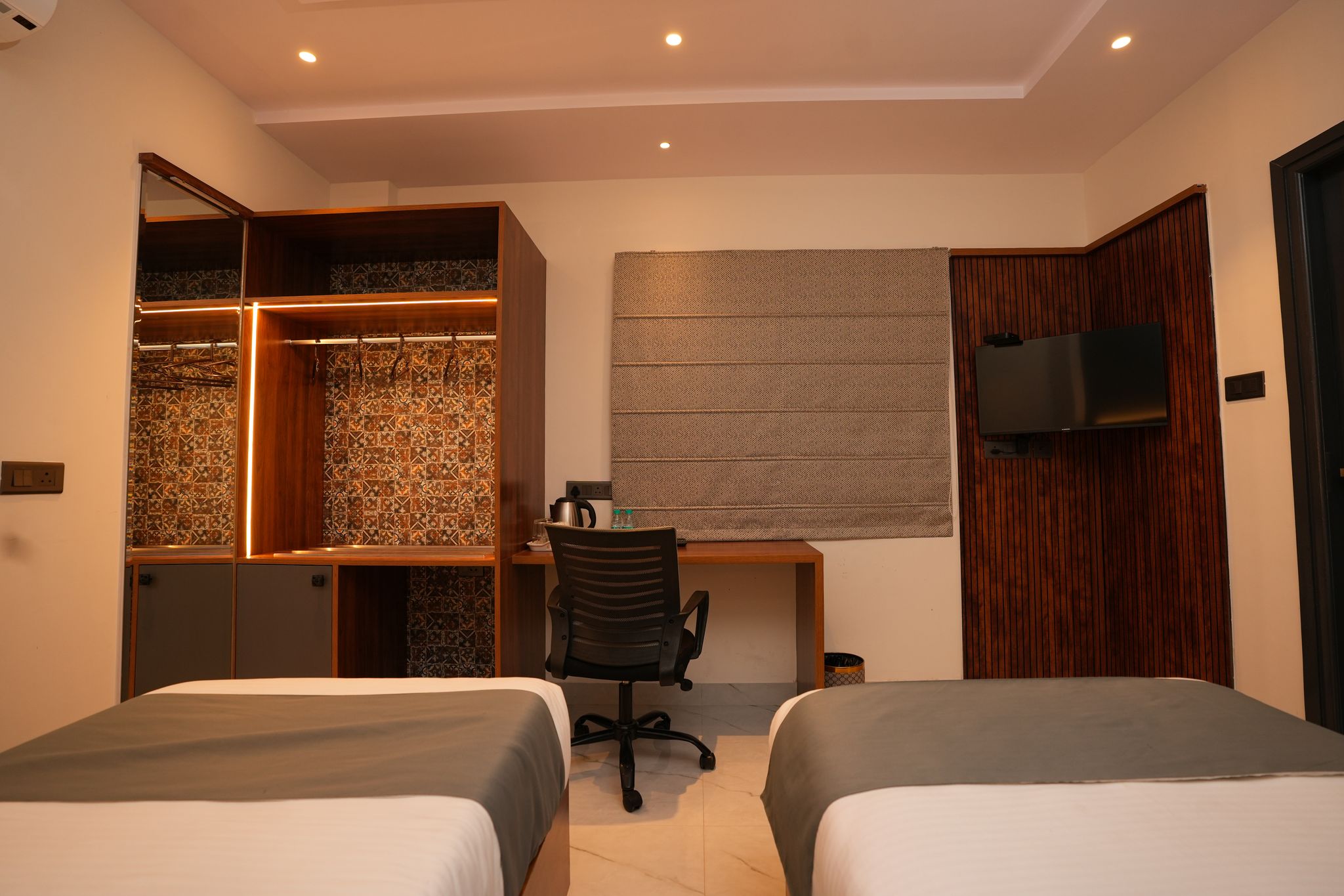 SKYVIEW BOUTIQUE HOTEL Premium Room With Twin Bed 13