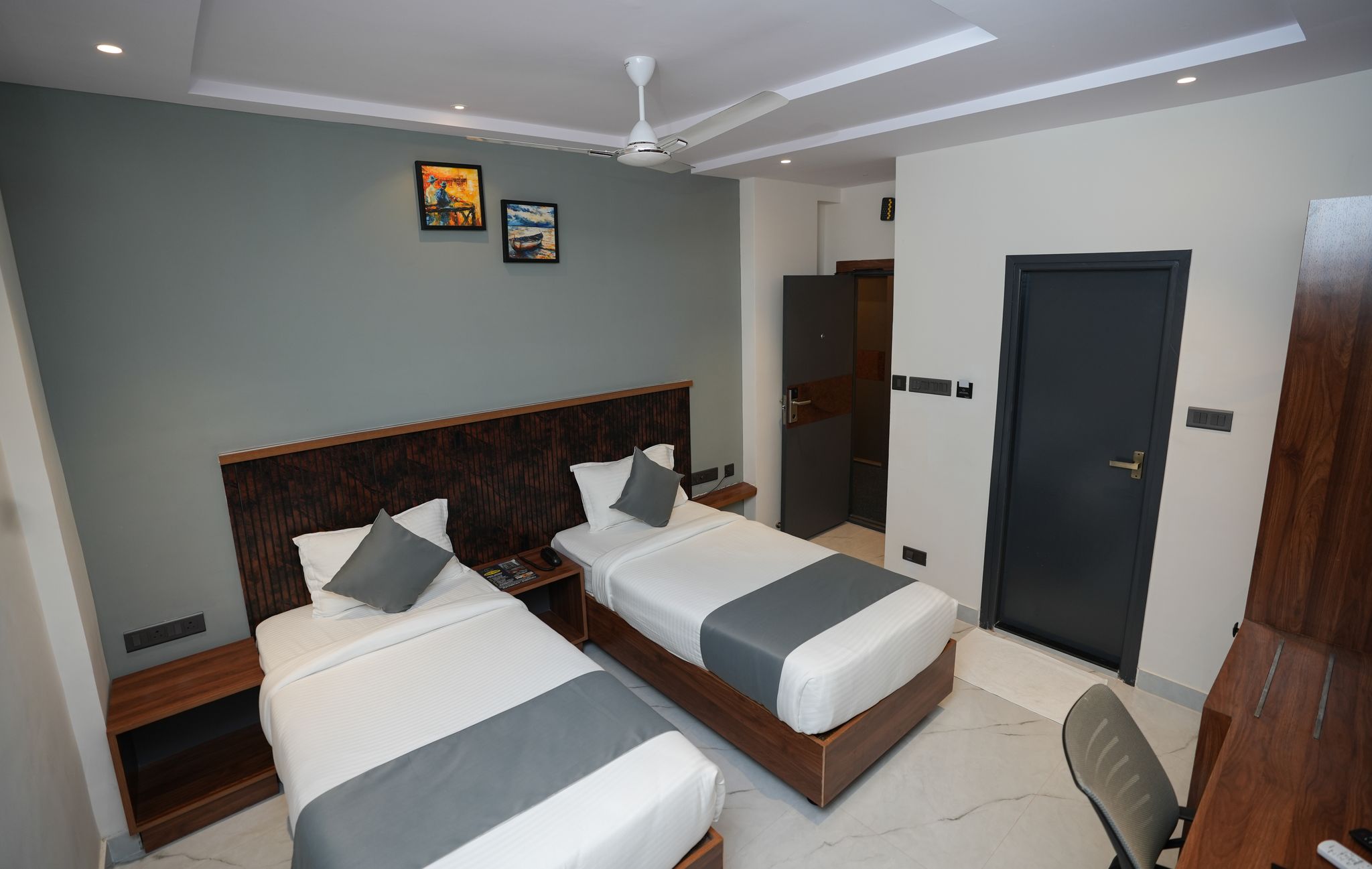 SKYVIEW BOUTIQUE HOTEL Premium Room With Twin Bed 7