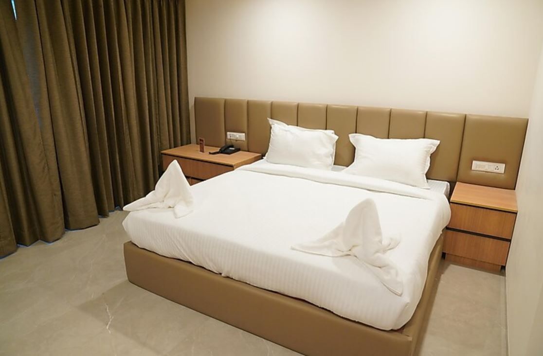 Hotel Shubham Prestige Karmanghat Executive 8