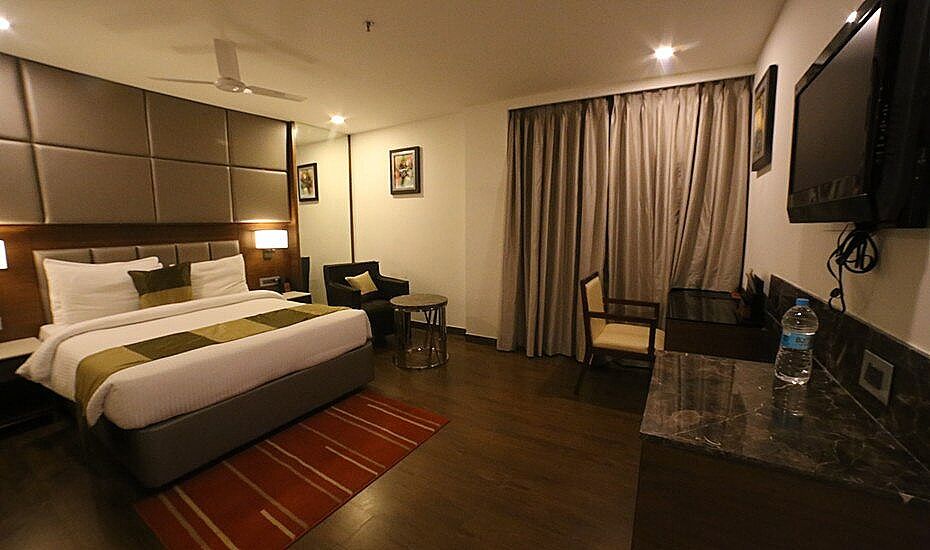 undefined The Metropolitan 5