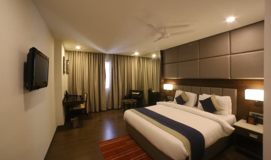 The Metropolitan Standard Room 5