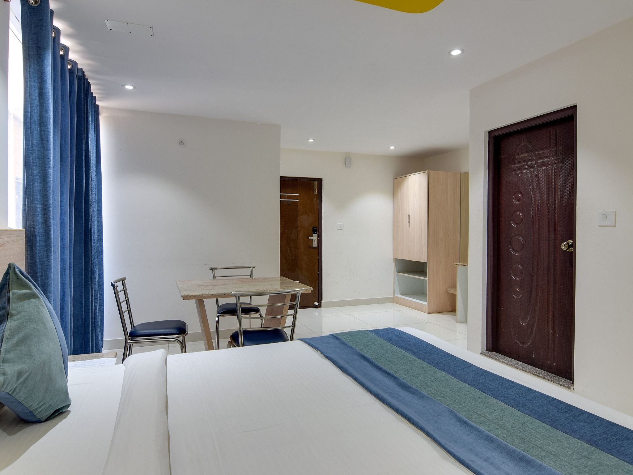 Orange Suites & Inn Standard Room 9