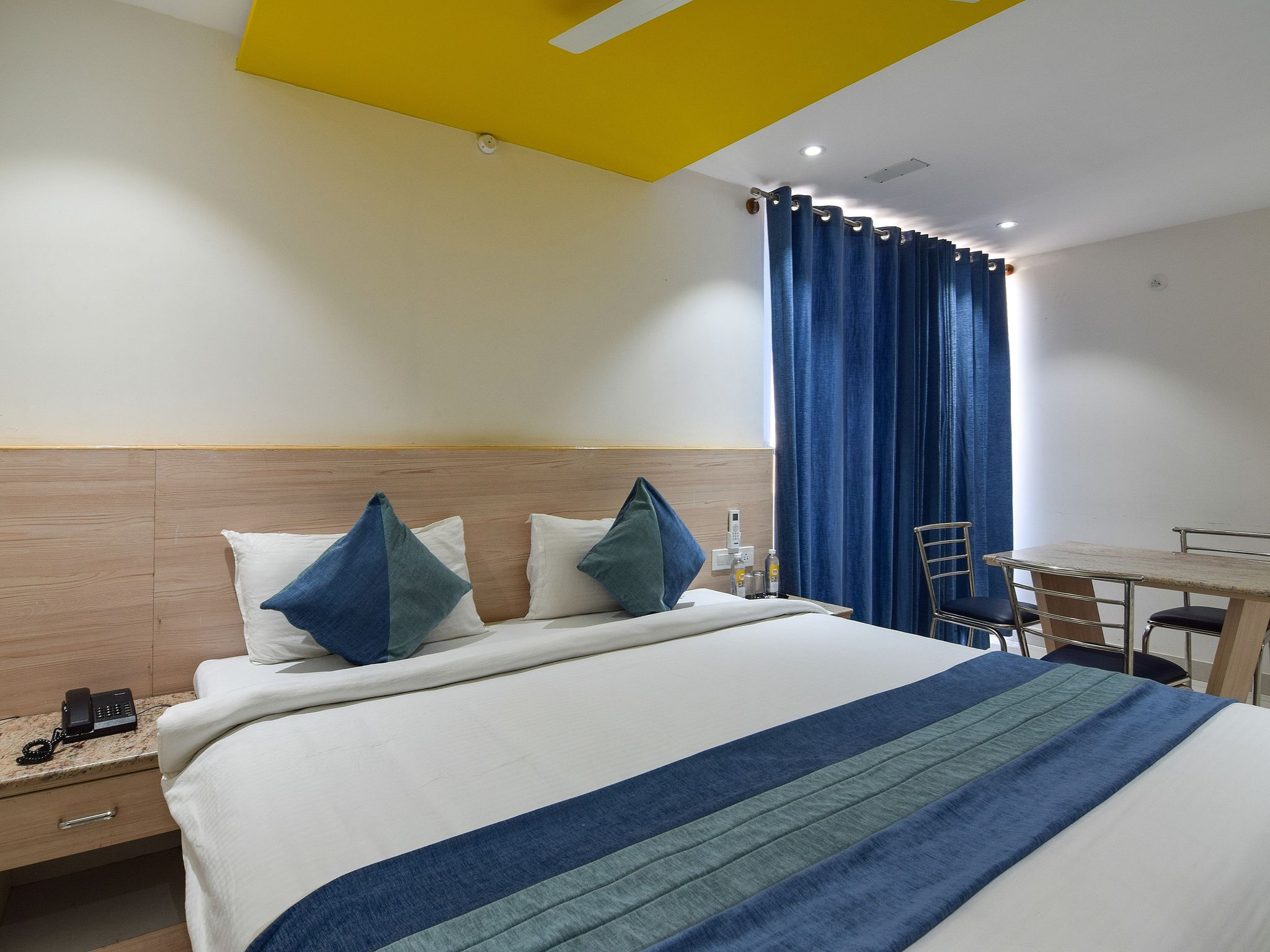 Orange Suites & Inn Standard Room 8