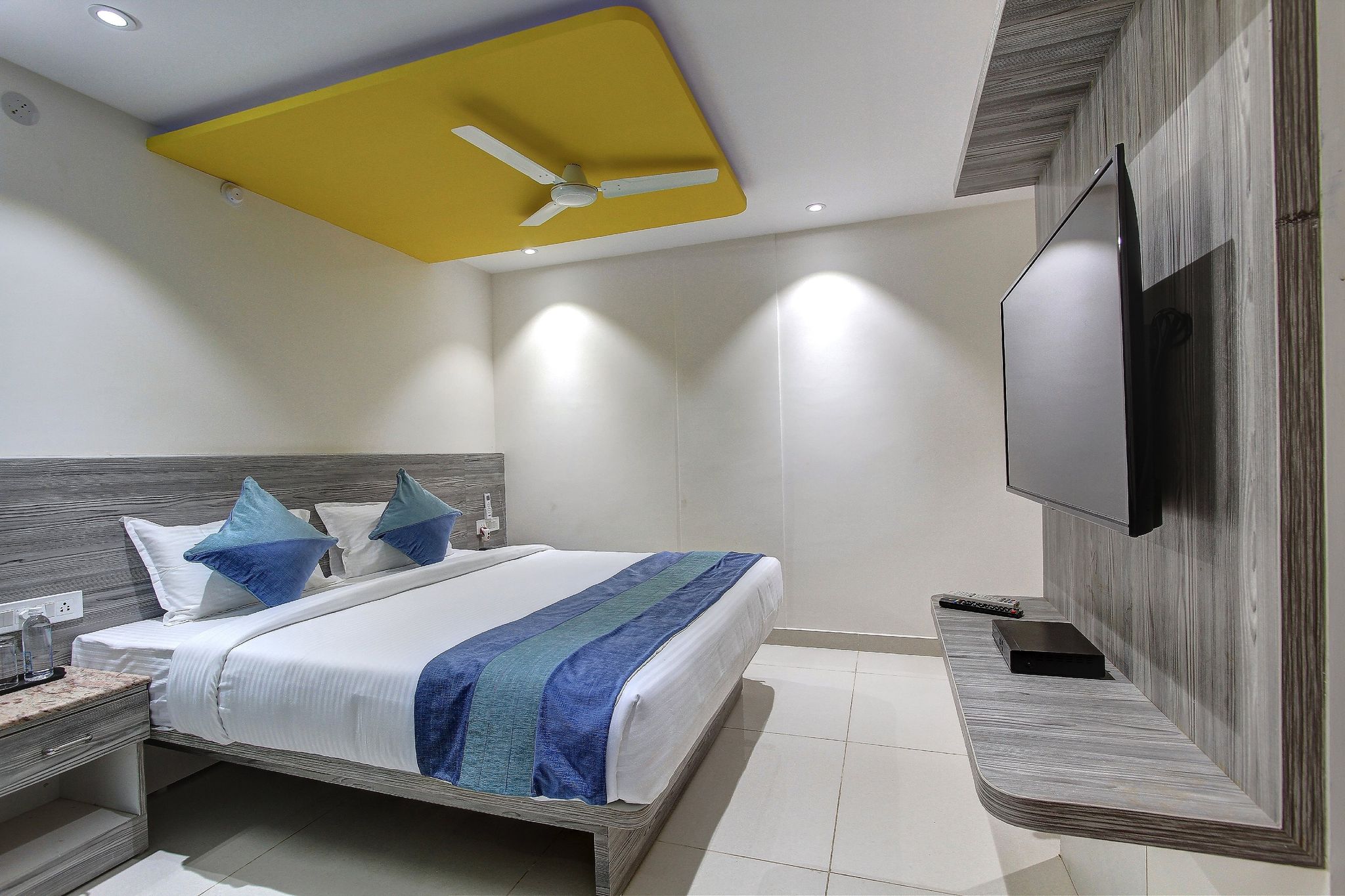 Orange Suites & Inn Standard Room 5