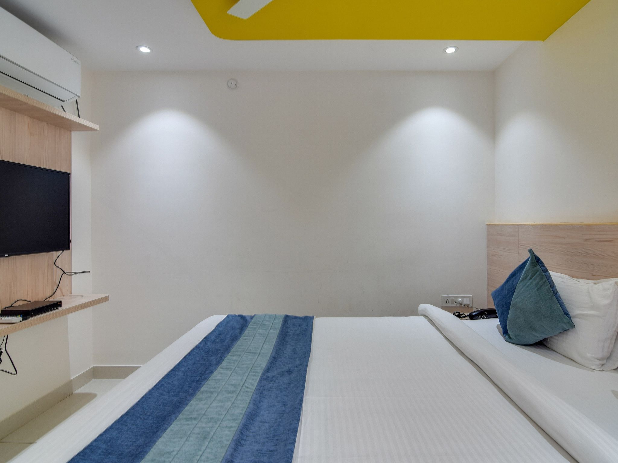 Orange Suites & Inn Standard Room 11