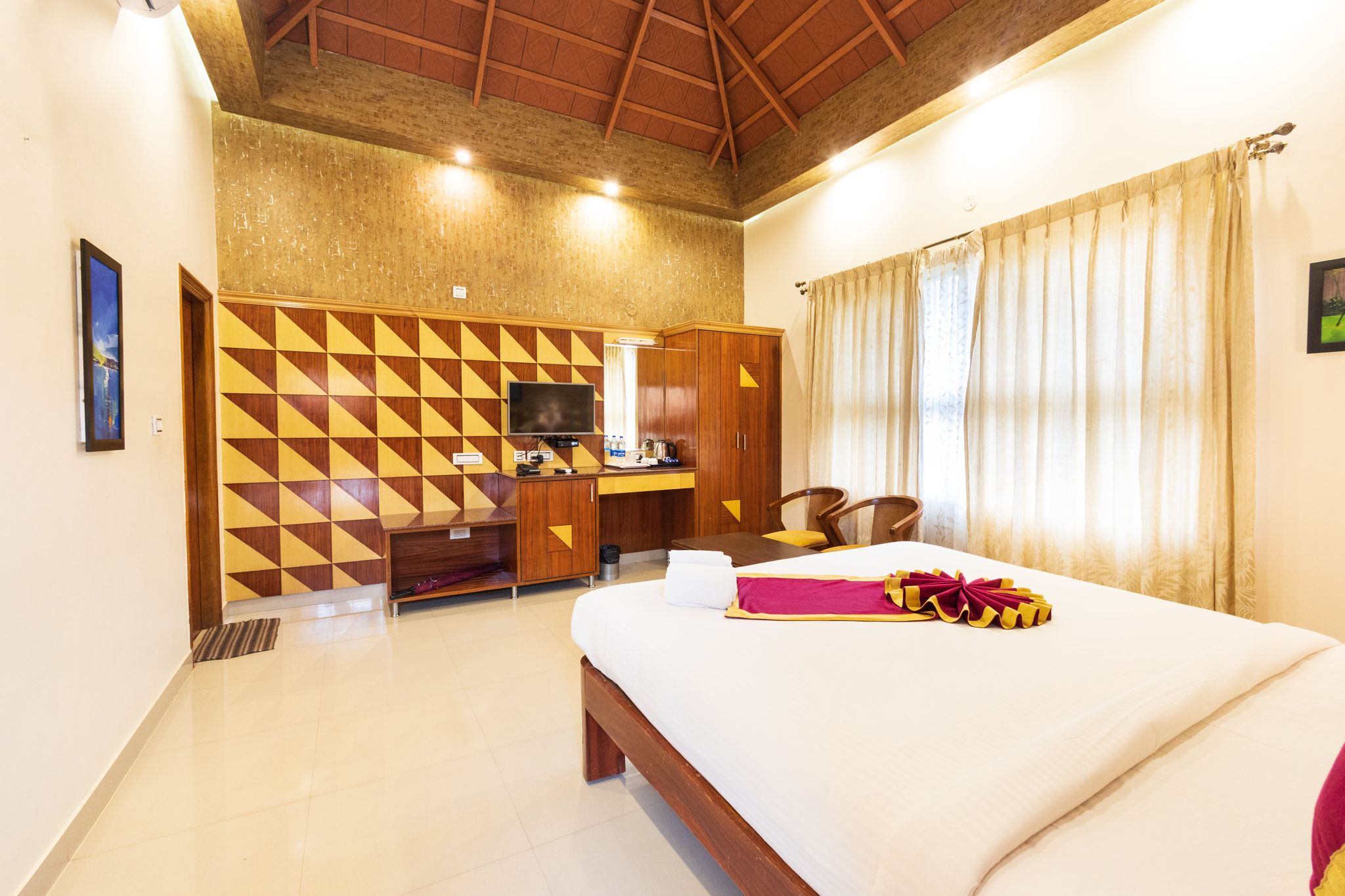 Honey Dewwz Exotica Hotel and Resort Heritage Deluxe