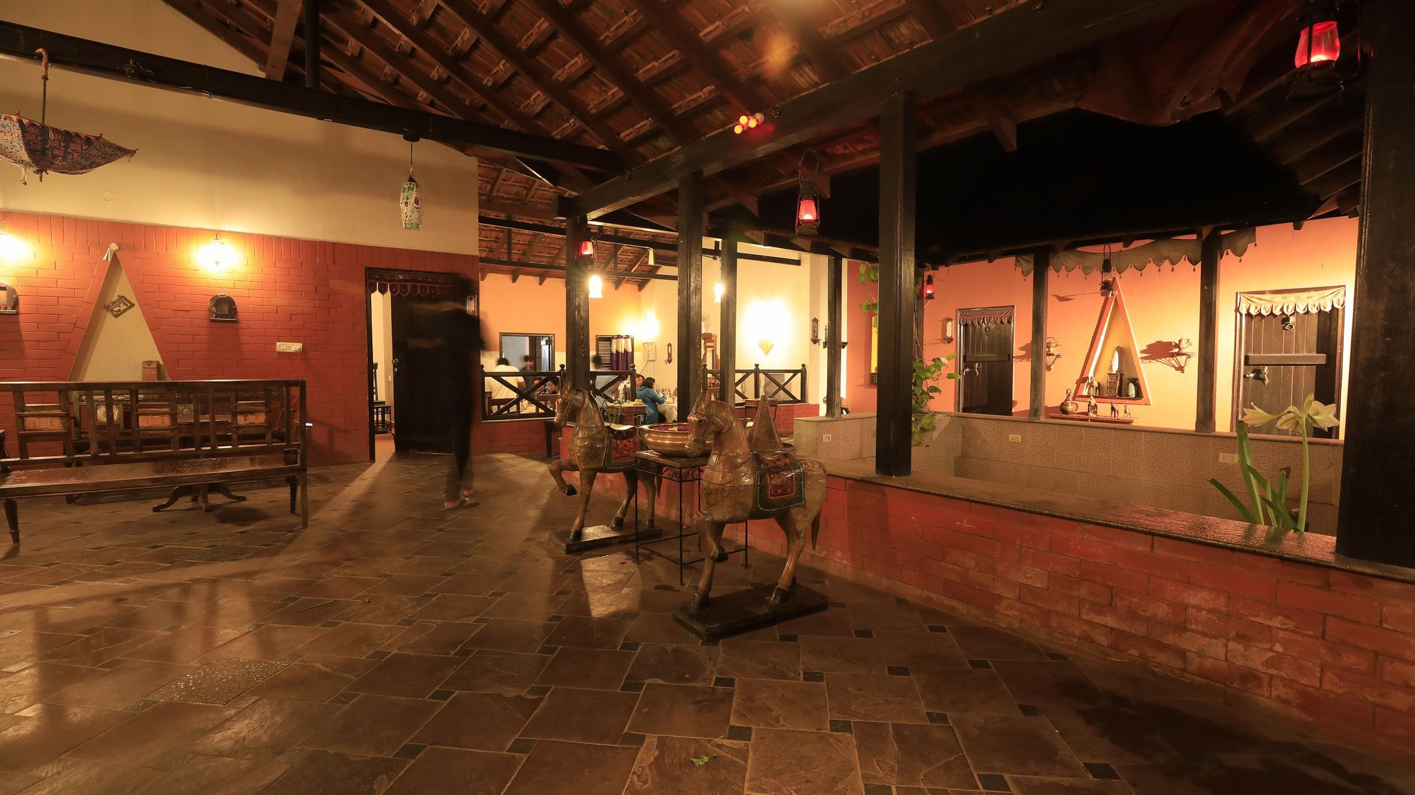 Food & Dining