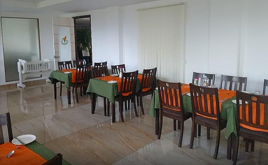Food & Dining