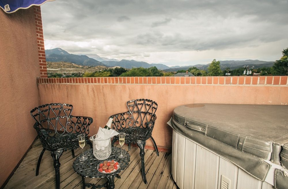 Old Town GuestHouse B&B Indian Paintbrush / Hot Tub / Fireplace 4