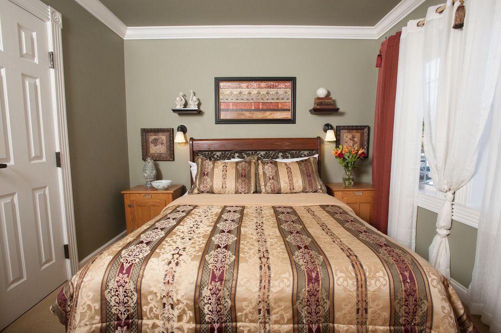 Old Town GuestHouse B&B Explorer / Economical Comfort