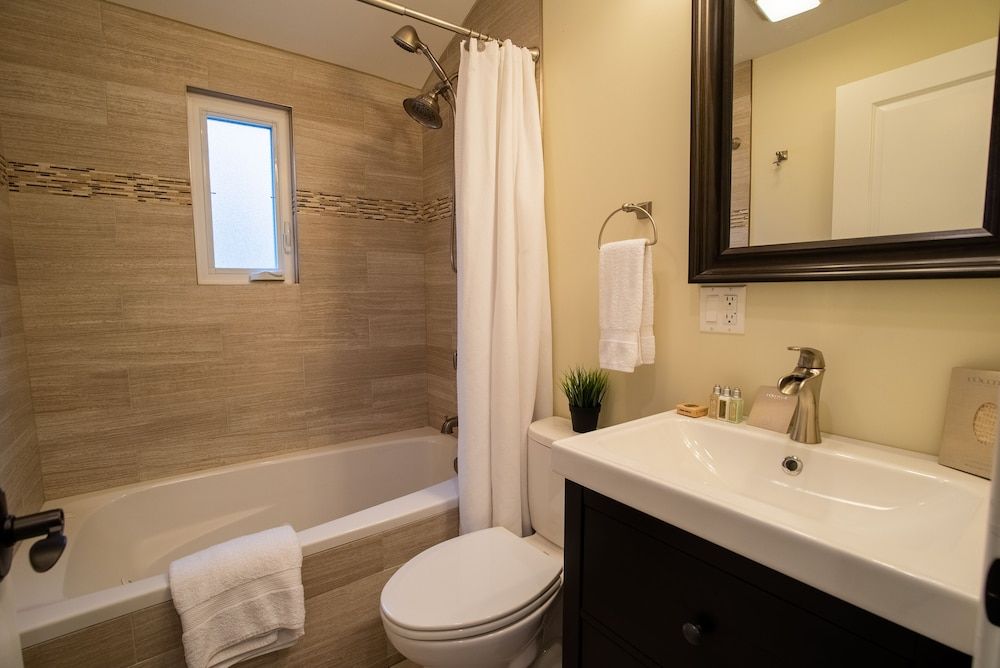 Roscoe Village Guesthouse Standard Apartment, Private Bathroom (Hamilton #2) 7