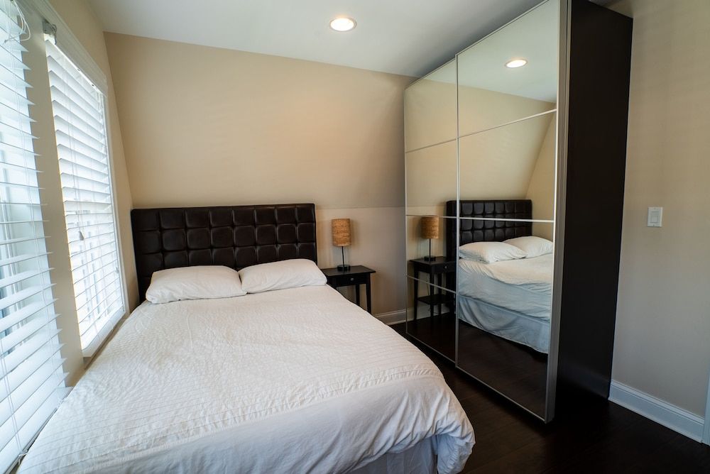 Roscoe Village Guesthouse Standard Apartment, Private Bathroom (Hamilton #2) 3