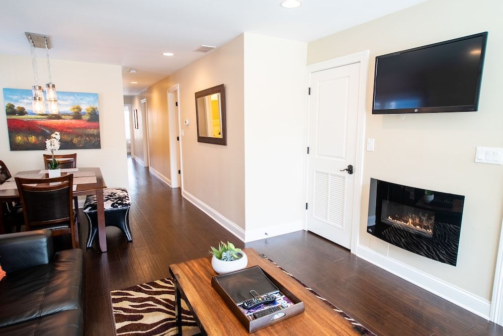 Roscoe Village Guesthouse Standard Apartment, Private Bathroom (Hamilton #2) 11