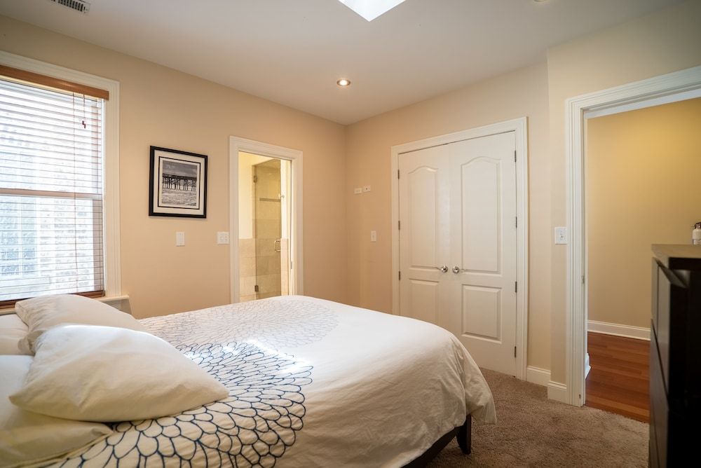 Roscoe Village Guesthouse Standard Apartment, Ensuite (Village North #2 ) 2