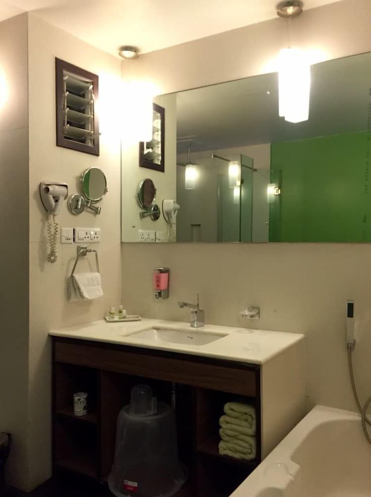 Regal Room with Bathtub
