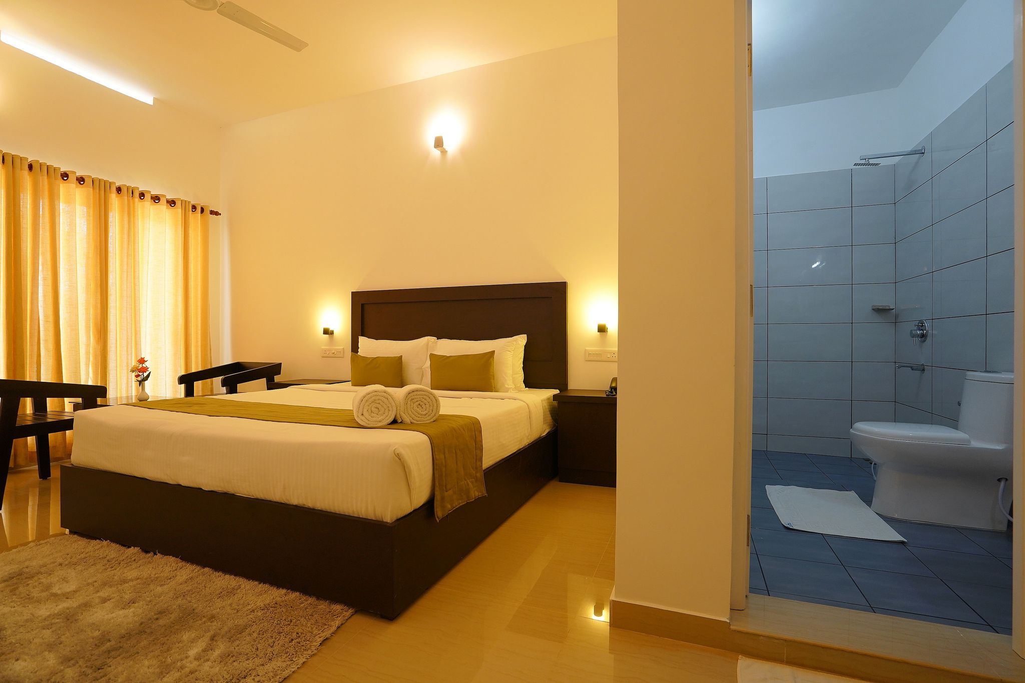 Lake N Hills Cinnamon Room 2