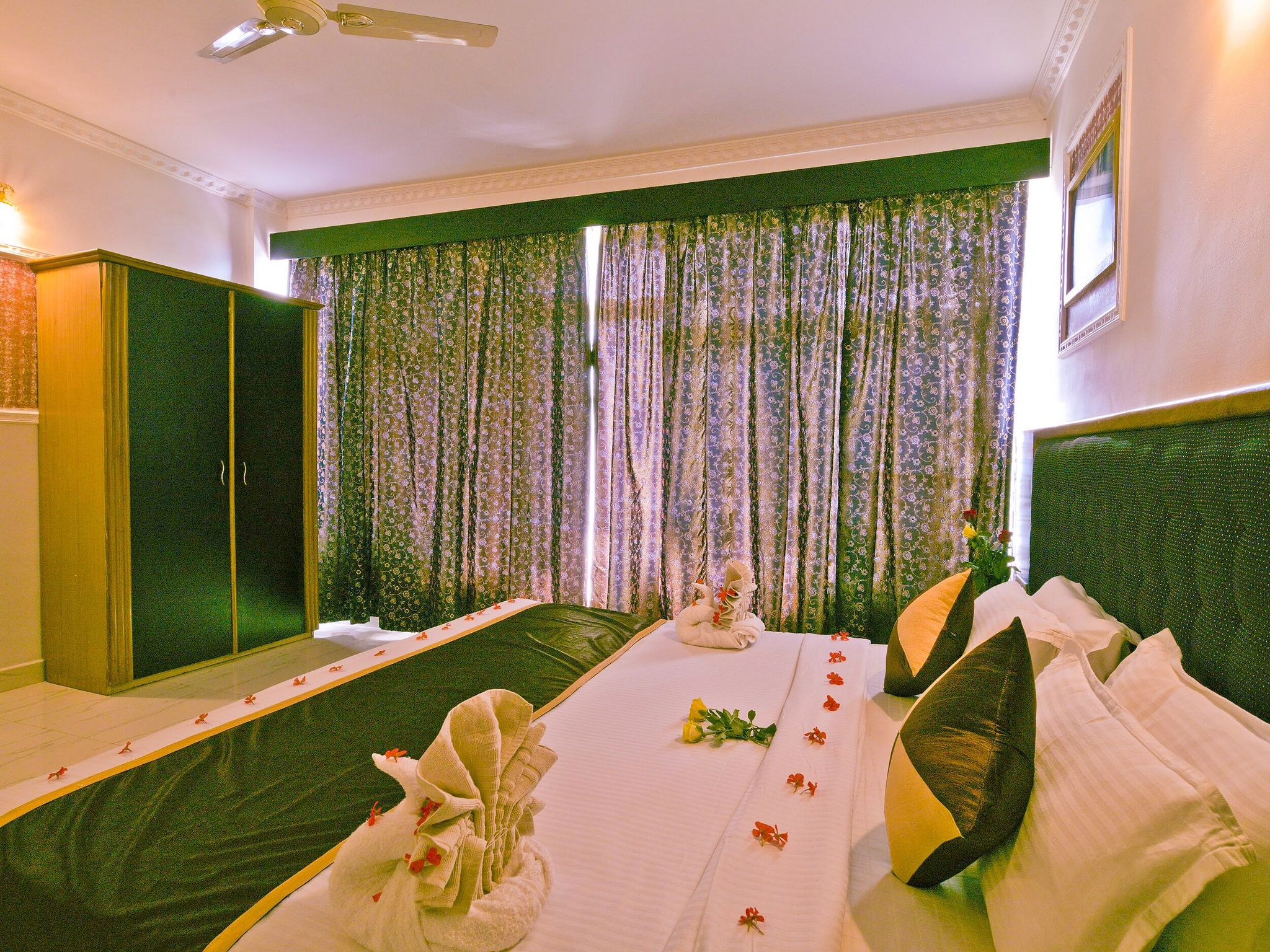 Blu Haze Deluxe Room 3