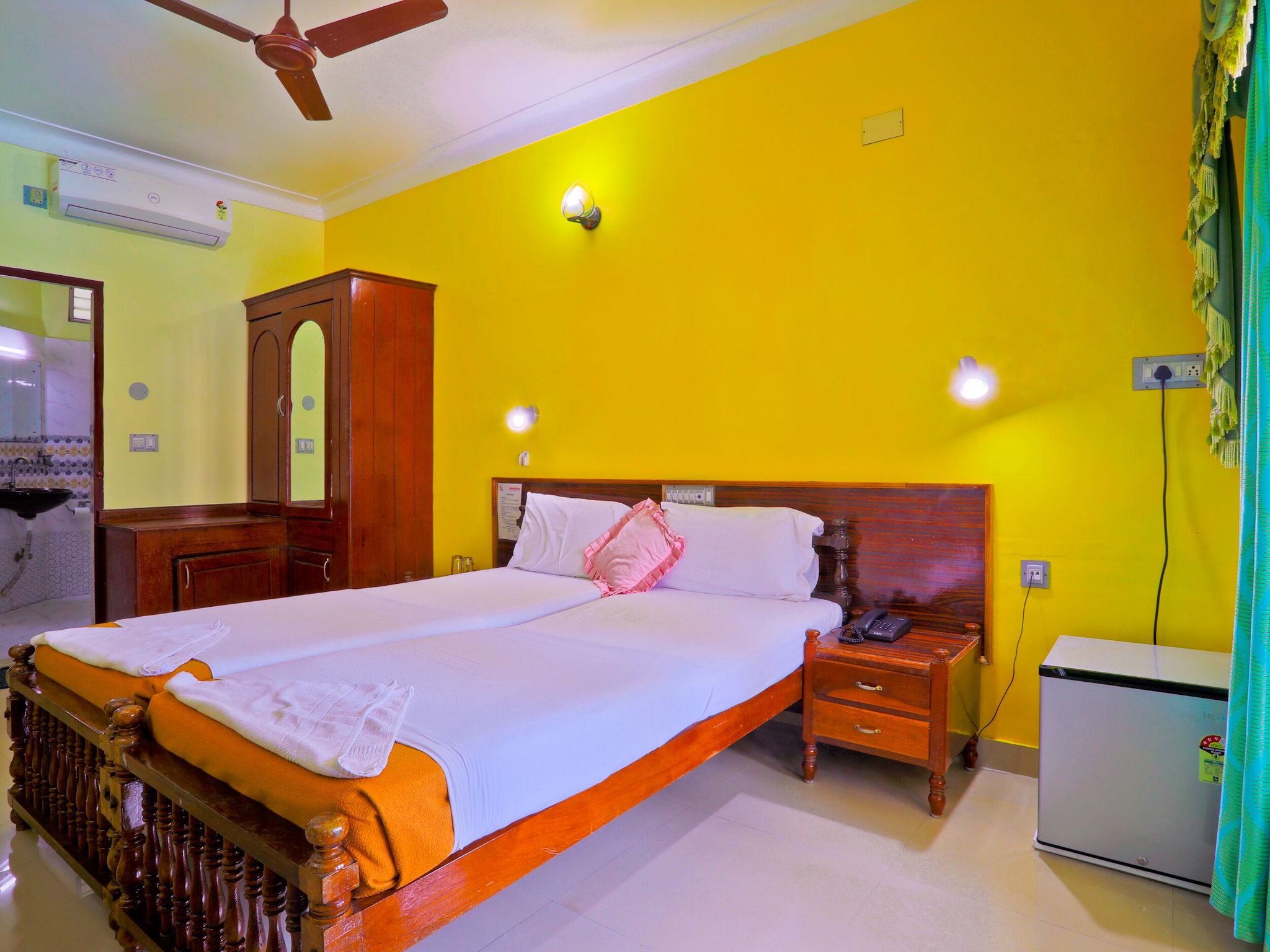 Pappukutty Beach Resort Waves Room Balcony -Partial Sea View 10