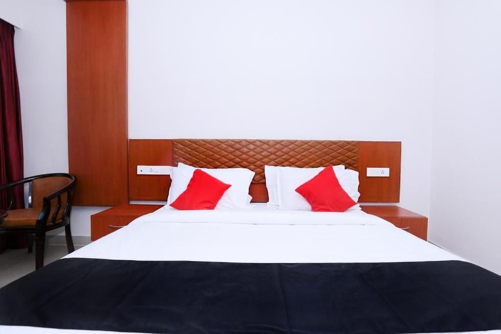 Southgate hotel by majestic Deluxe Double AC 4
