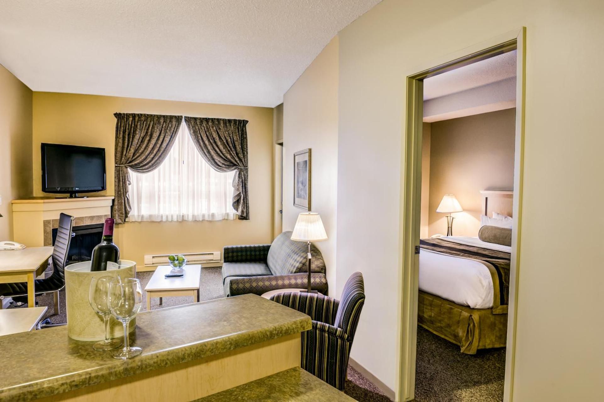 One-Bedroom King Suite