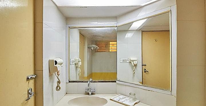 Hotel Palace Plaza Deluxe Non AC 14